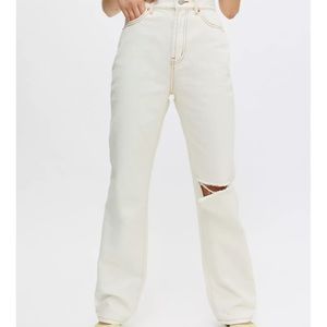 NWT Urban Outfitters BDG Loose Straight Jean – Destroyed Ivory Denim